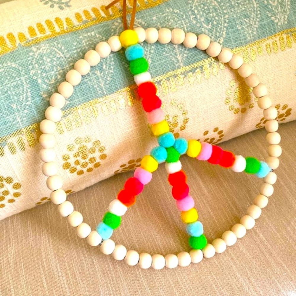 New Super Cute Boho Peace Sign Bright Rainbow Wood Wall Hanging